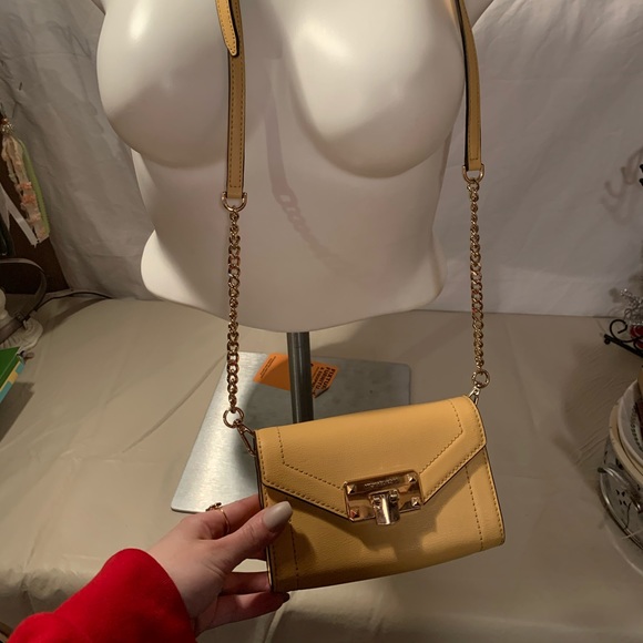 Michael Kors Small Chain Shoulder Flap Crossbody - Picture 2 of 4